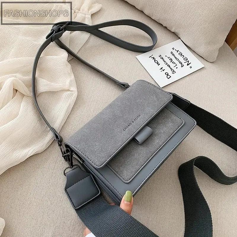New Style Fashion Shoulder Bag: Trendy, Functional, and Stylish Nyzzle