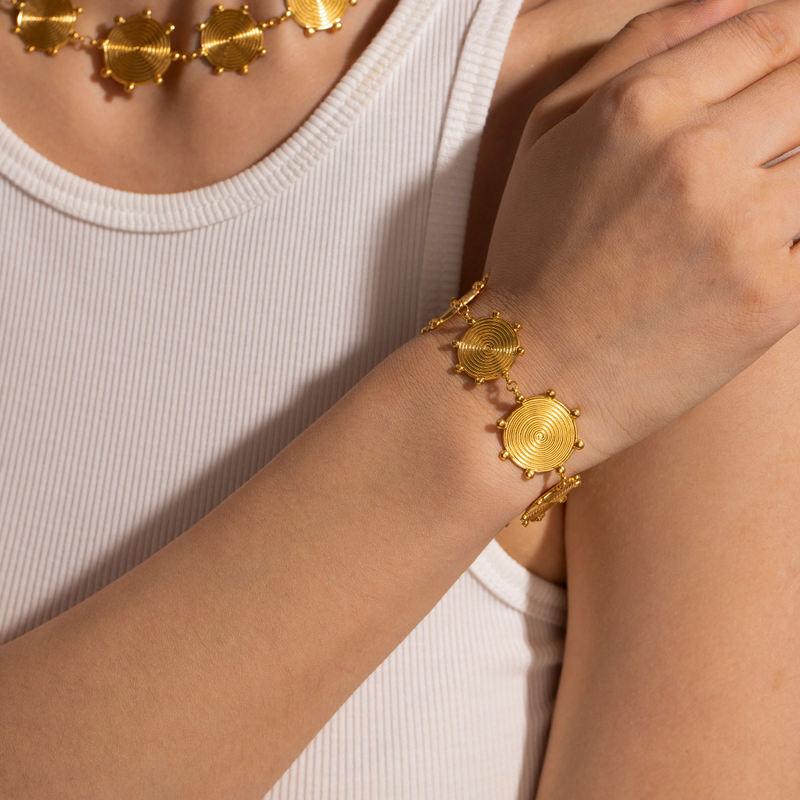 18K Gold Plated Stainless Steel Retro Palace-Style Bracelet - fashionshopsco